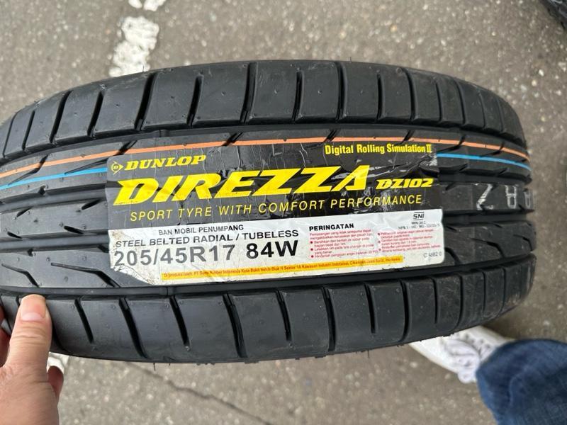 DUNLOP DIREZZA DZ102 205/45R17 のパーツレビュー | スイフト