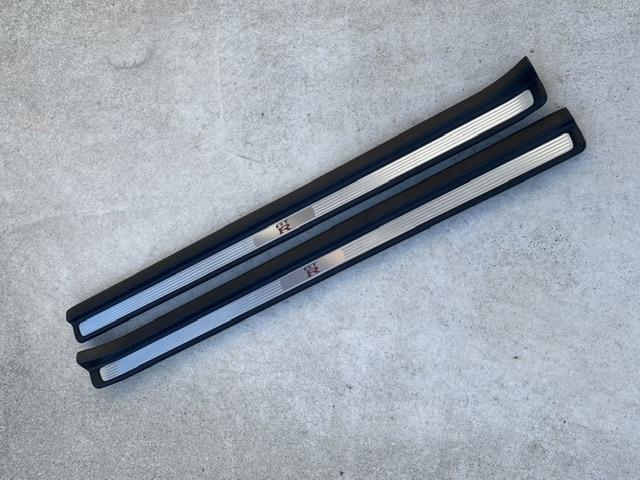 日産 RZ34 純正 キッキングプレート 新車外し | Shop at Mercari from Japan! | Buyee