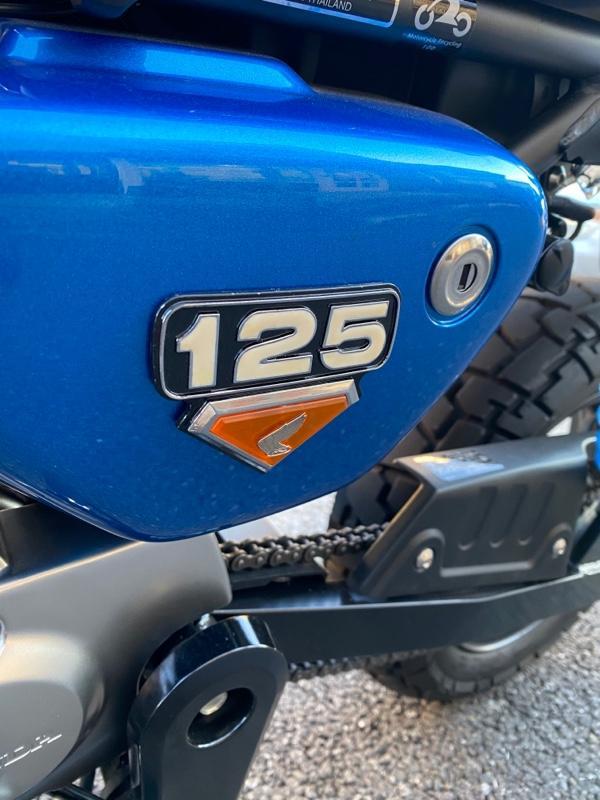 Yahoo!オークション - エンブレム CB125 CL125 サイドカバー