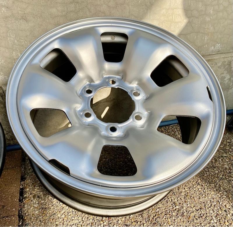 不明 17インチスチールホイール(17X7.5J 6-139.7 +30 ) のパーツ