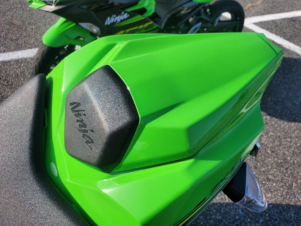 カワサキ ZX10R 純正シート