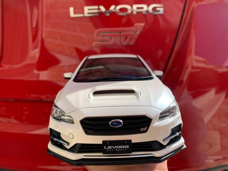 ignition model 1/18 レヴォーグSTI Sport ホワイトパール の