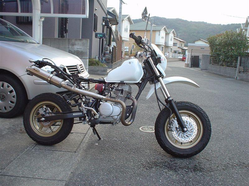 xr100モタード　ノジマチタンマフラー