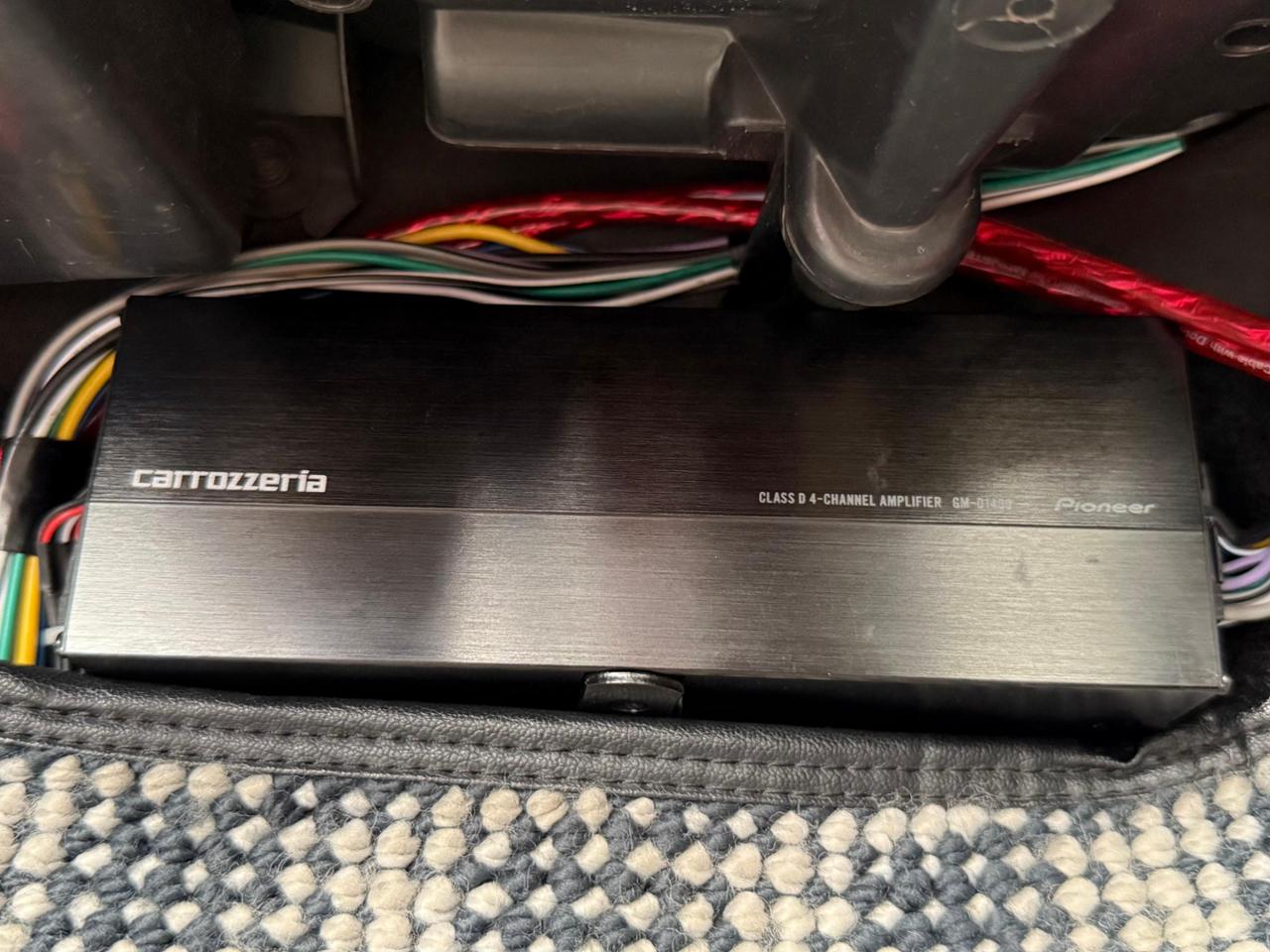 PIONEER / carrozzeria GM-D1400 のパーツレビュー
