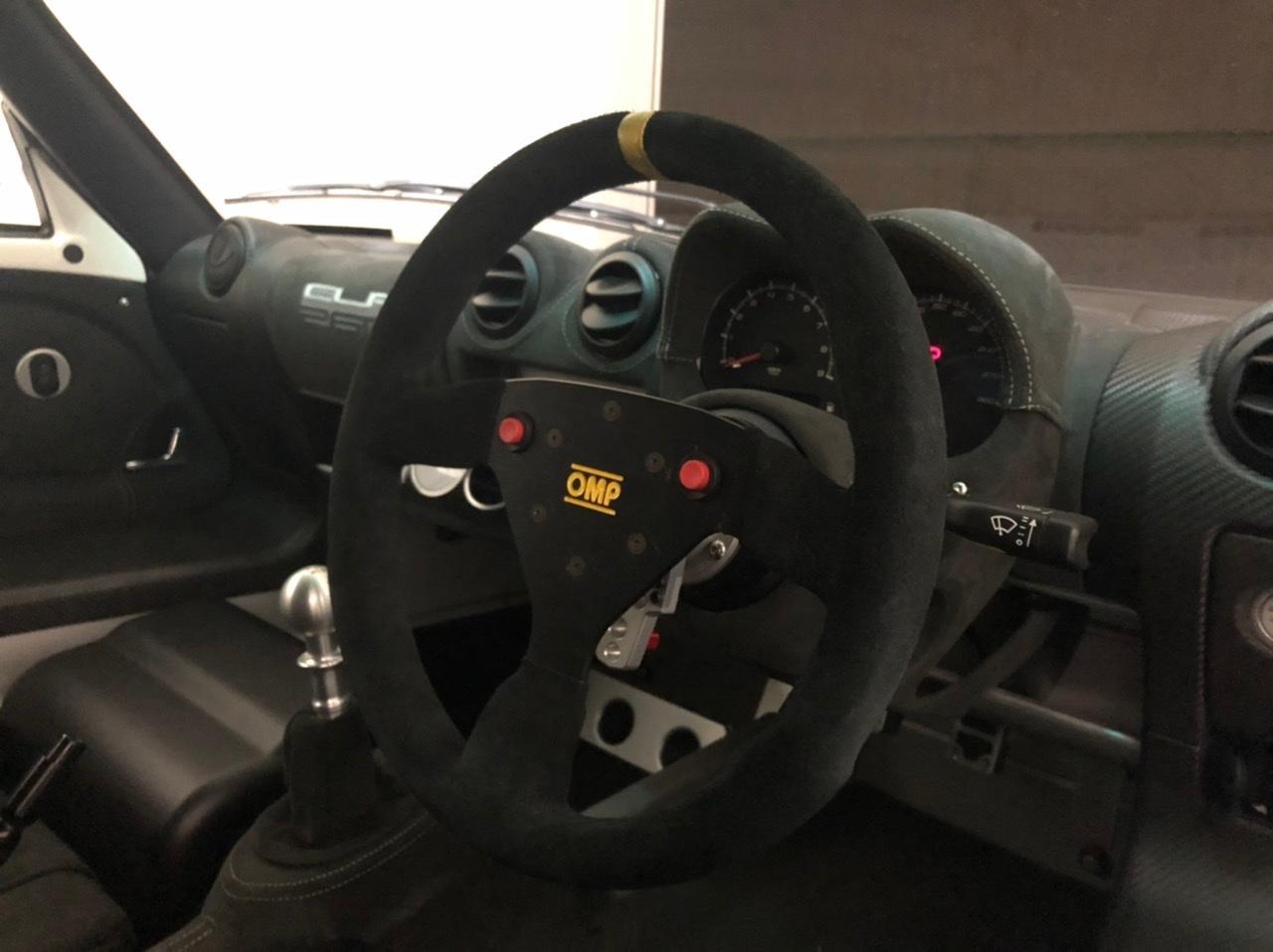 OMP カーボン ステアリング 320 Hybrid S 超軽量 460g OMP】320 Carbon S カーボンステアリングホイール 320mm