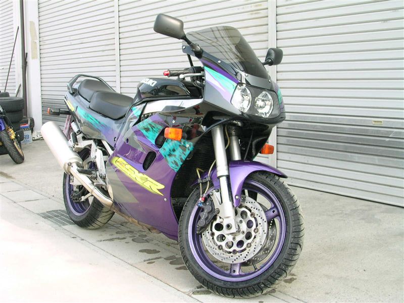 パパゾンナさんのGSX-R1100WP