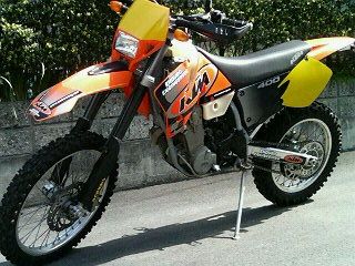 ともキイロさんの250ED