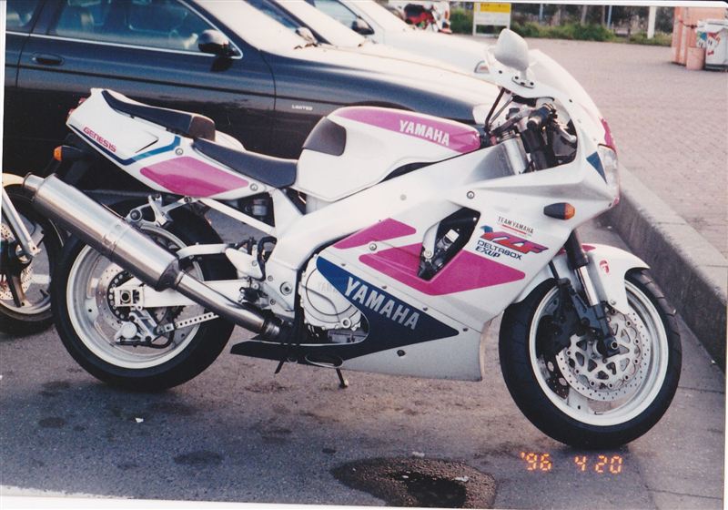 ター☆ジンさんのYZF750R