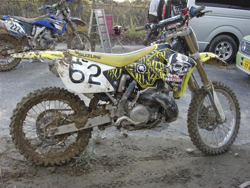 ひでEVOさんさんのRM250