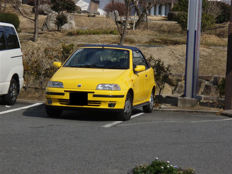 トレッカーさんのプント カブリオ