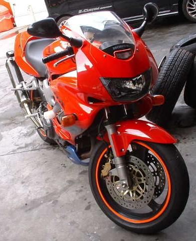 さくたろーさんのVTR1000F