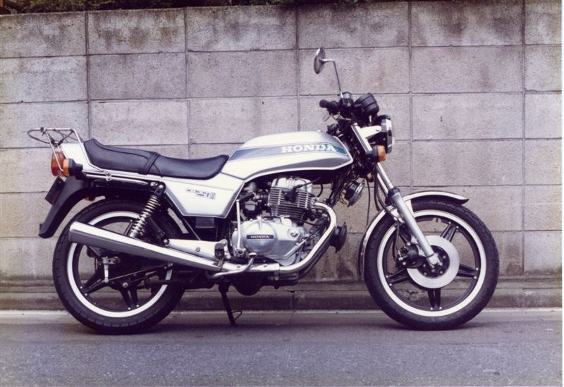 ですてぃねぃしょんさんのCB250N