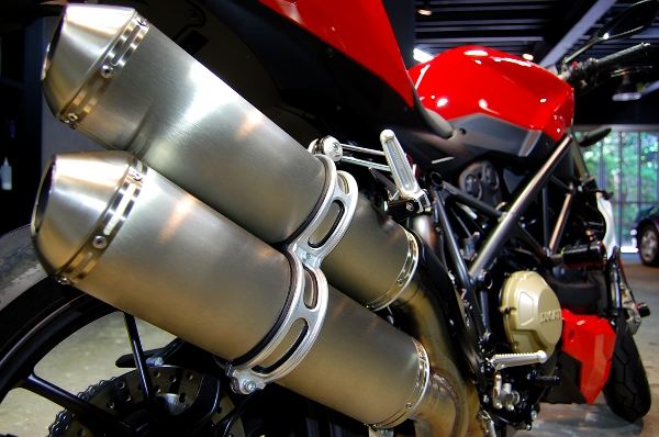 REVOLTさんのStreetfighter S