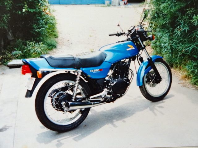 maru_azukiさんのCB250RS