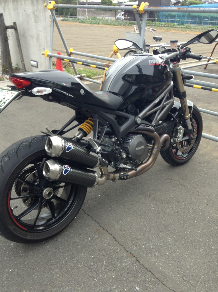 お8さんのモンスター1100エボ