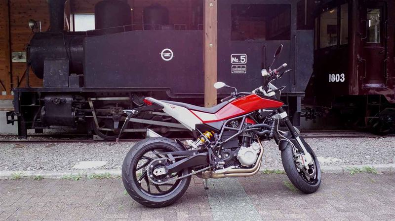 ハスクバーナ NUDA900R