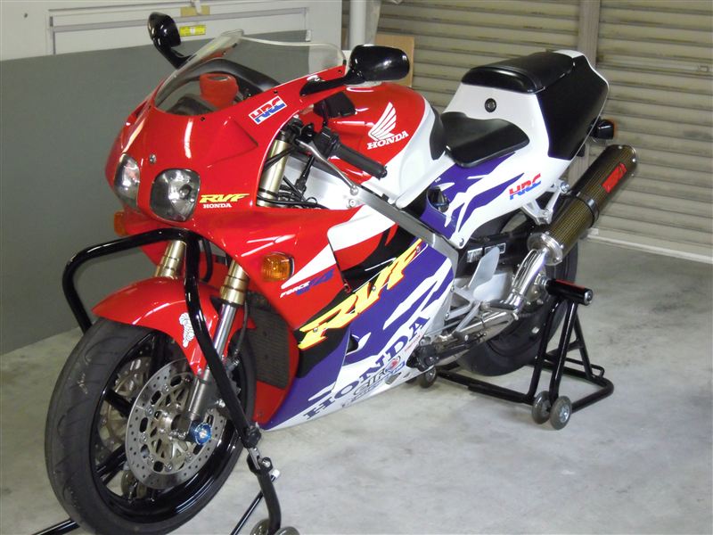 山梨のhiroさんのRVF400R