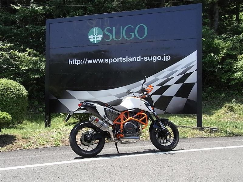 東次さんの690Duke-R