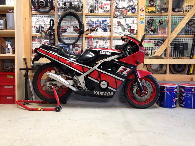 〓④④〓さんのFZ400R