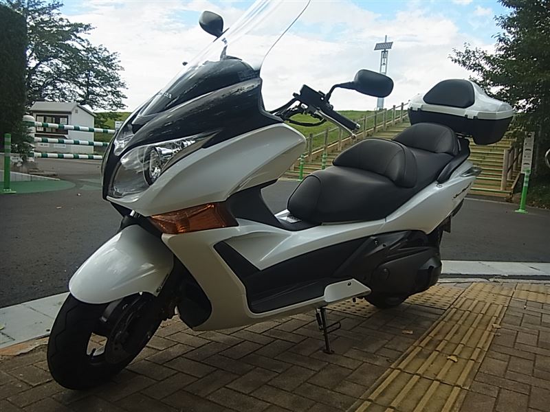 あるまじろうさんのシルバーウイングGT<600>ABS