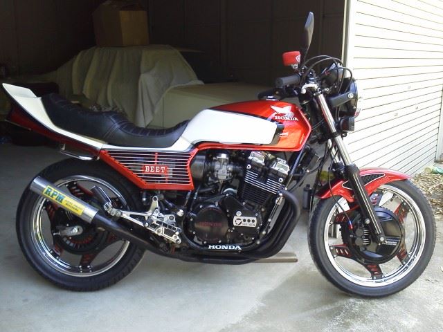 ゲタヤモータースさんのCBX550F