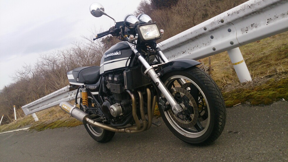 タビジンさんのZRX400-II