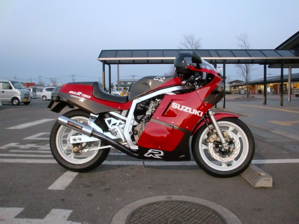 cwr3072 (シーダブ)さんのGSX-R750R
