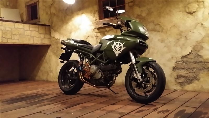 すーぱー青モッチャンさんのムルティストラーダ1100