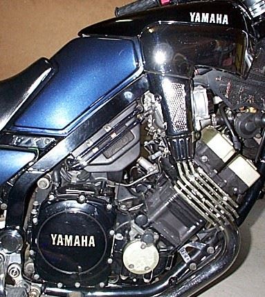 やっとスバルさんのFZX750