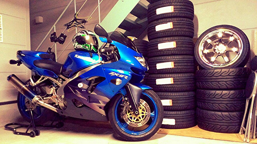 ヒコクミンさんのZX9R C型