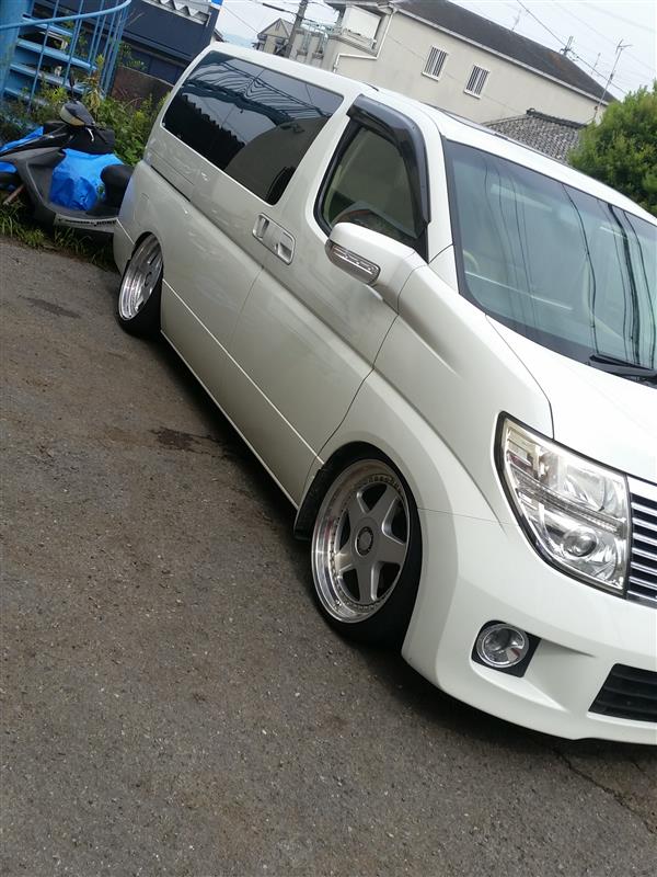 日産 エルグランド