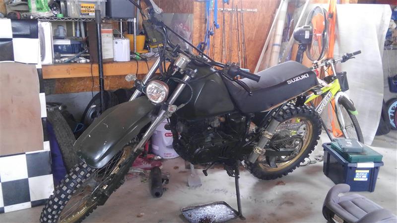 バイクに乗った漁師さんのSX125R