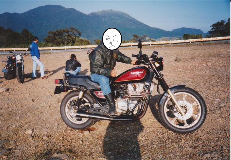 黒いTCさんのZ1100スペクター