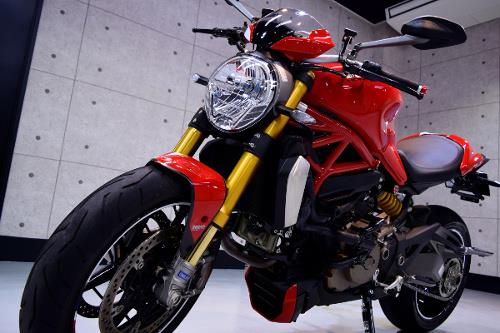REVOLTさんのモンスター1200S