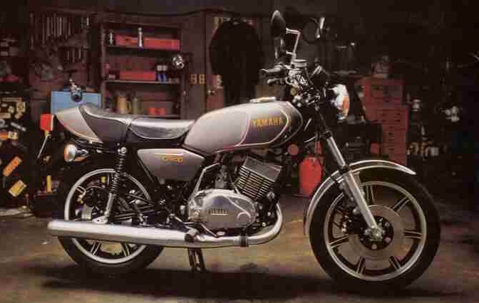 茶バ~バンさんのRD250