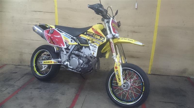 テツニョンさんのDR-Z400SM
