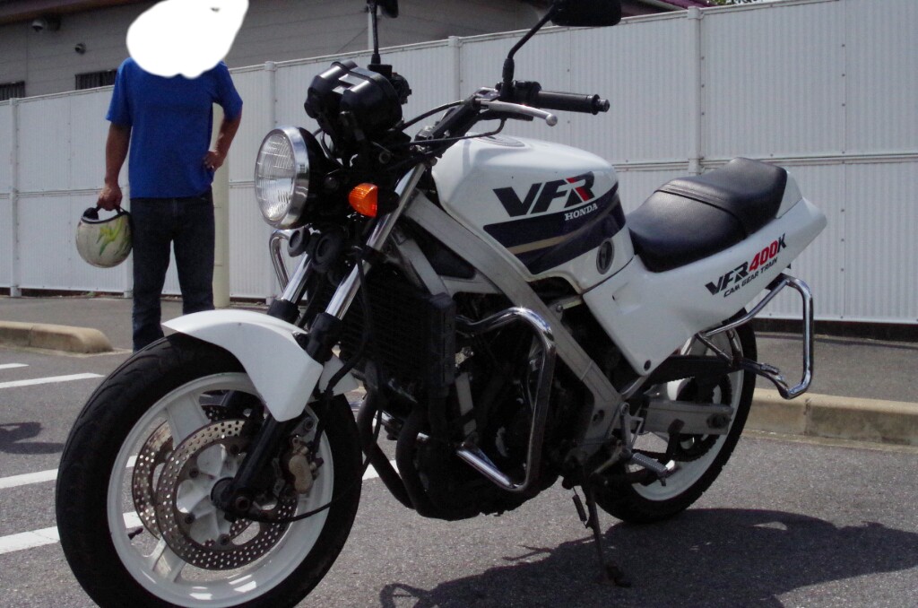 ヒロキング@StikaworksさんのVFR400K