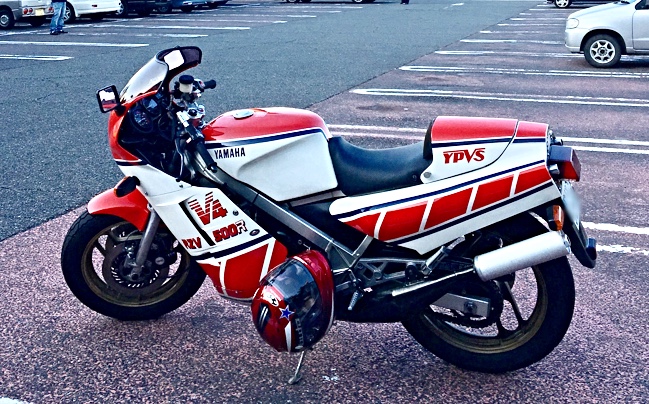 麗しの風紀委員さんのRZV500R