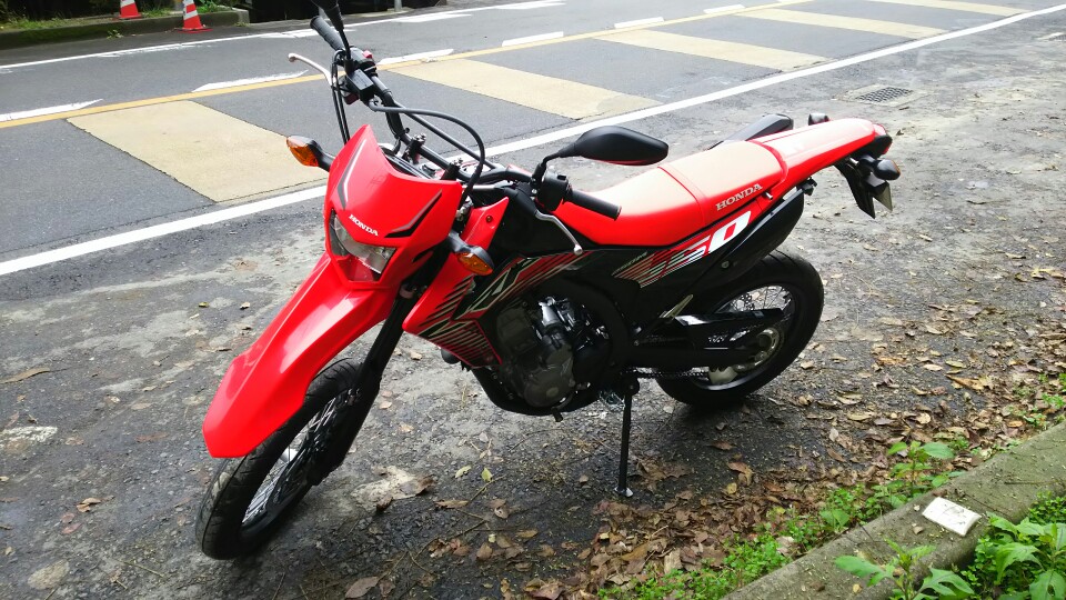 ⊂(飛行機雲)⊃==3さんのCRF250M