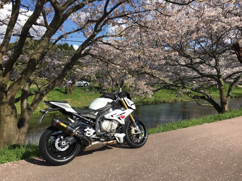 ラジアルバルブさんのS1000R