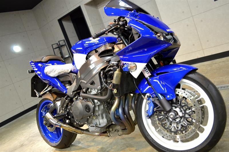 REVOLTさんのCBR954RR