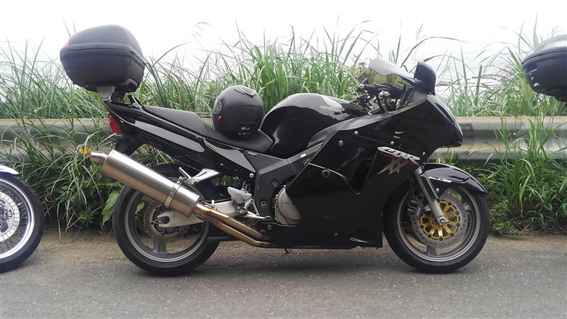 しん@PF6WさんのCBR1100XX