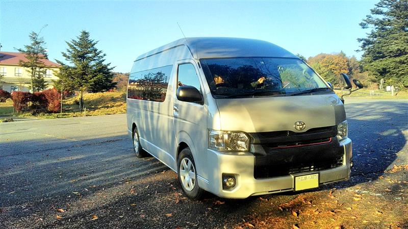 Yosshyさんのハイエースコミューター