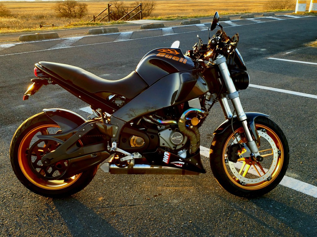 blue_sky_dさんのライトニングスーパーTT XB12STT