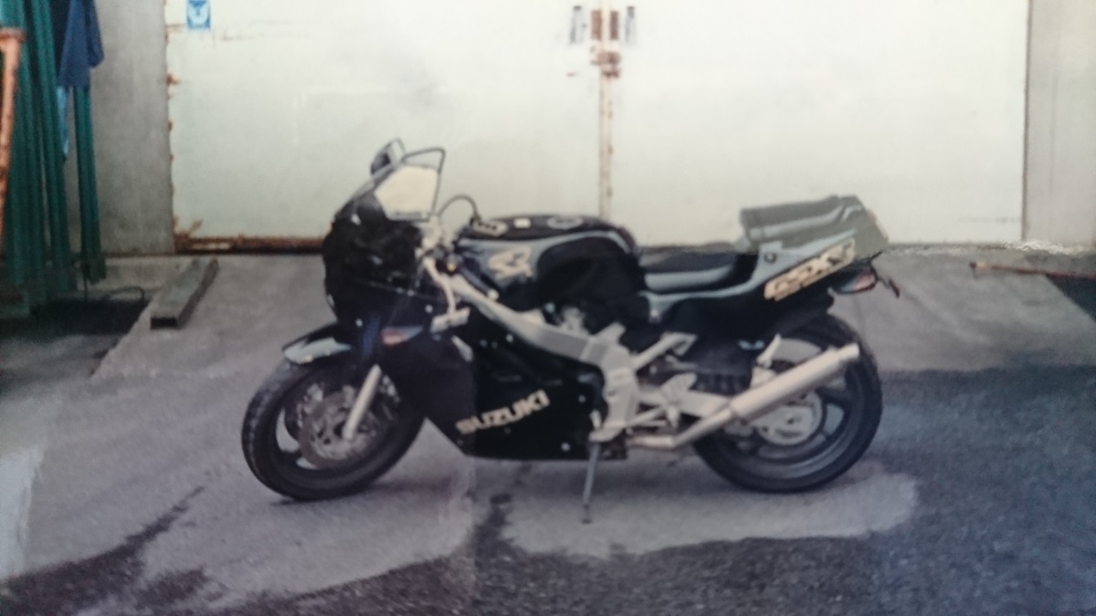 モリゾー!さんのGSX-R400RR