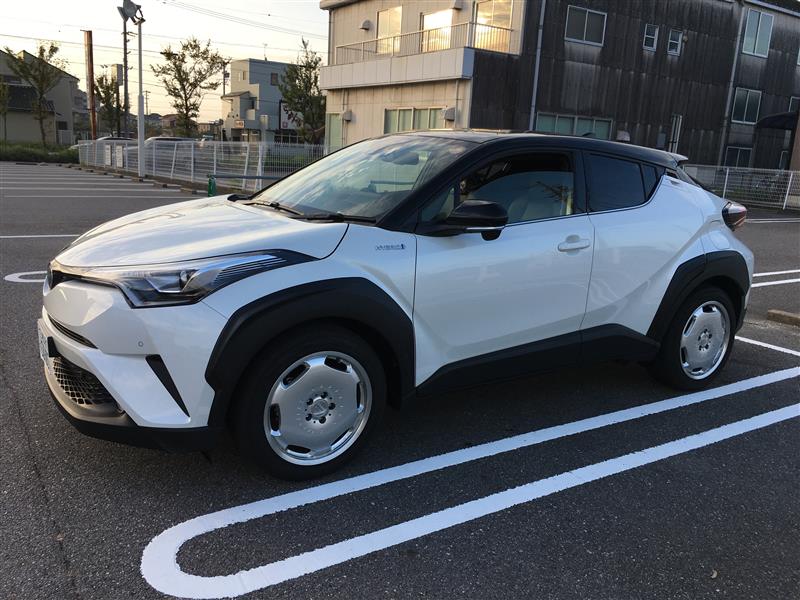 C Hrハイブリッド トヨタ 成龍の愛車 みんカラ