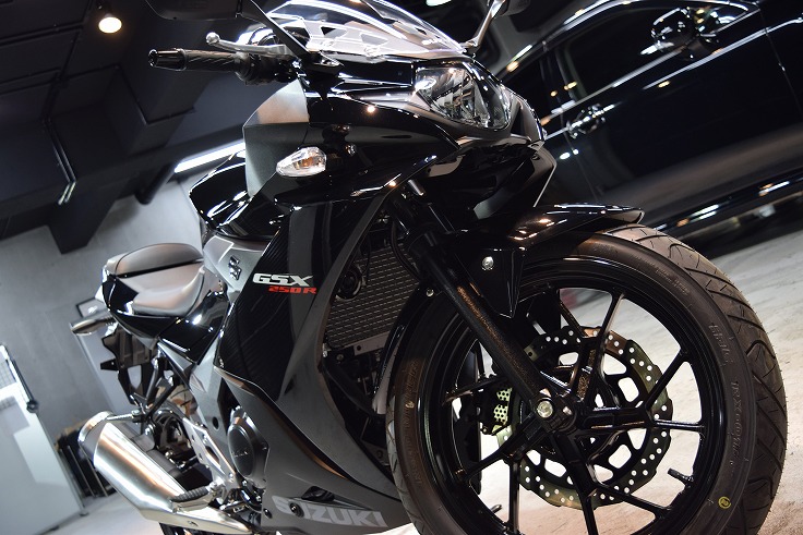 REVOLTさんのGSX250R