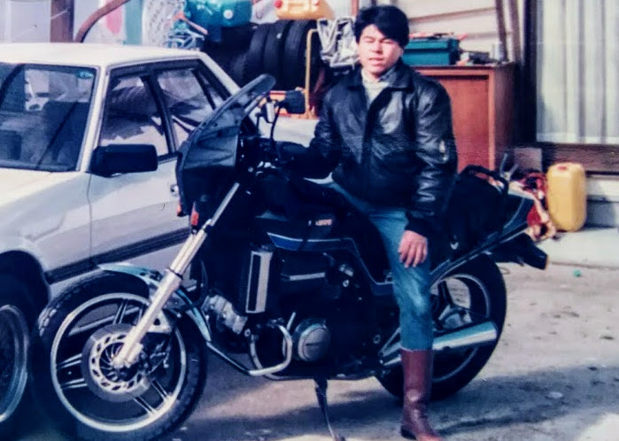 4+2輪\ジョイさんのVF750 SABRE