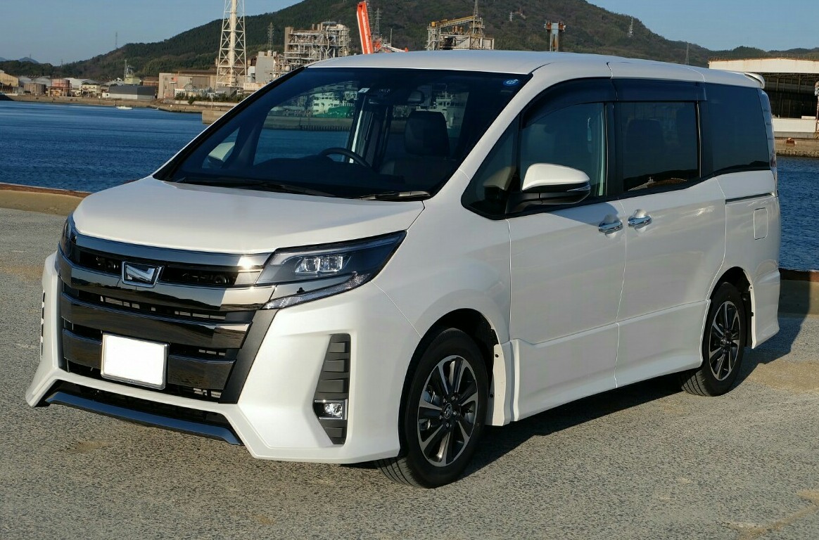 ノア トヨタ ﾄﾓｱｷﾘﾝの愛車 みんカラ