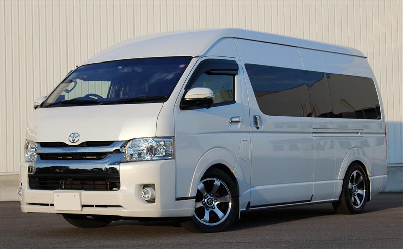 3854Familyさんのハイエースコミューター
